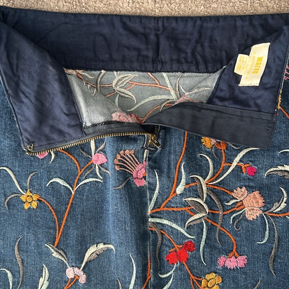 Maeve by Anthropologie denim skirt. Size 6 - Picture 4 of 5